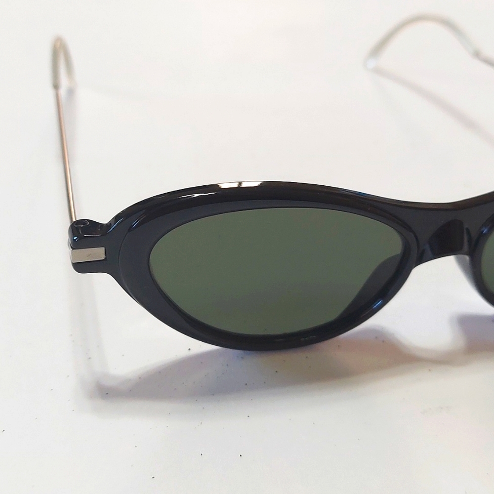 Prada NWOT Ladies Cat Eye Black Frame Sunglasses - Picture 2 of 10